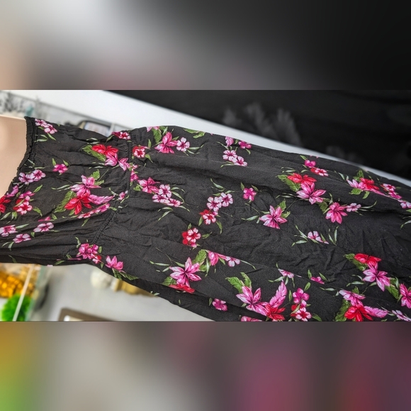 U2B Black Floral Strapless Hi Low Romper MD - Picture 11 of 13